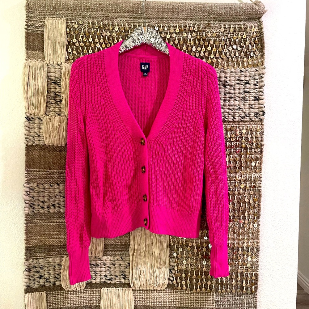 🩷EUC GAP hot pink knit cardigan sz XS